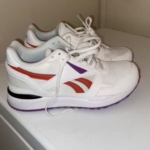 6 1/2 women’s Reebok Royal Bridge 2.0